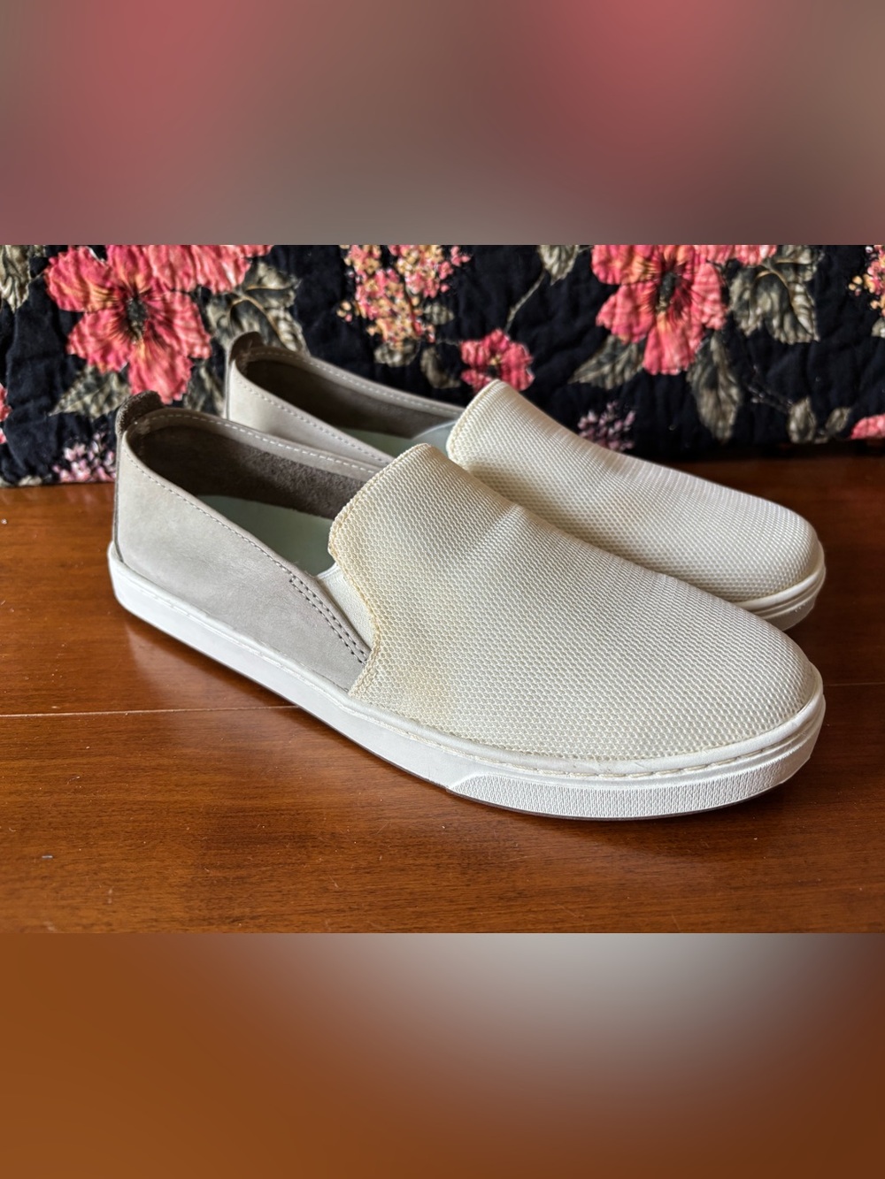 L.L. Bean Women's Sz 9.5M Slip-On Flats in Off-White & Gray